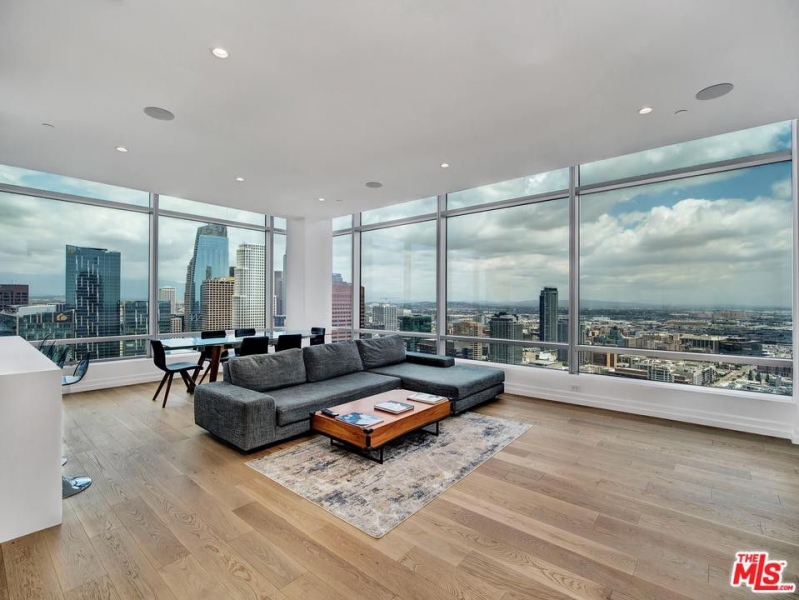 Immobilier Los Angeles USA Appartement 2 chambres 3 salles de bain piscine et garage 900 W